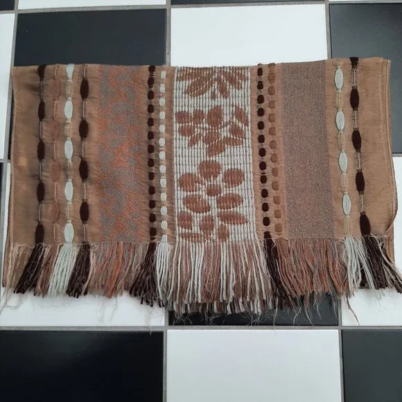 Scarf - Picture 1 of 7